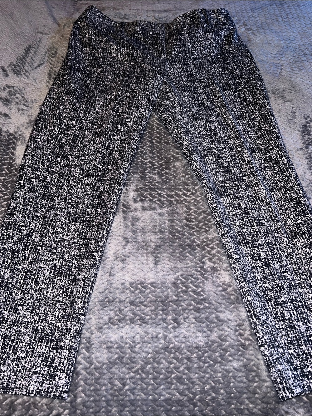White House Black Market Black & White Ankle Trouser Pants